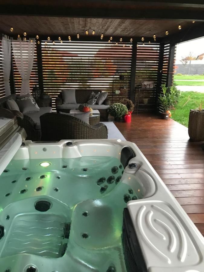Orchardhouse Farmhouse, Wellness Chrast  Buitenkant foto